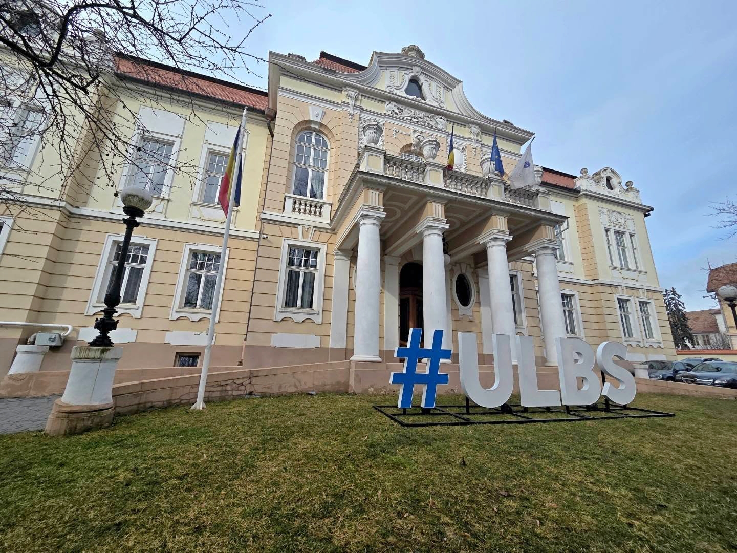 Primul protest public al unei universități față de intenția Guvernului de tăiere a fondurilor pentru învățământ superior și cercetare. Universitatea „Lucian Blaga” din Sibiu:  Suntem tratați ca un calcul rece într-un fișier Excel