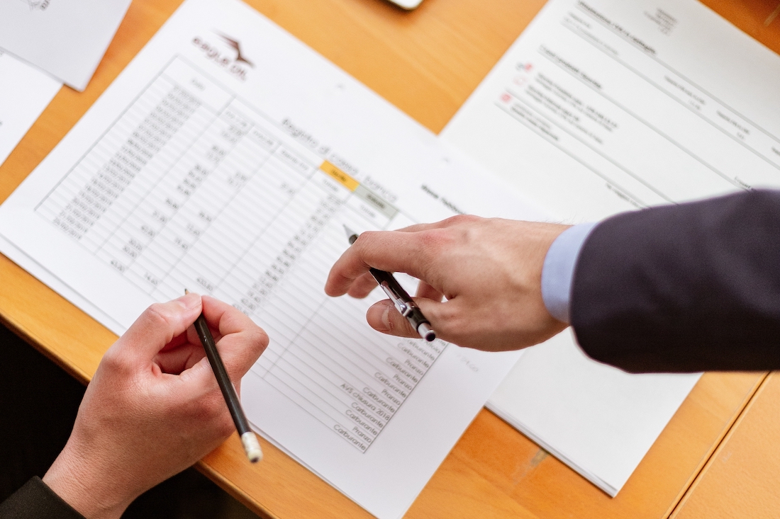 Aproape 370 de profesori au demisionat în primele două module ale anului școlar 2025-2026, ca urmare a măsurilor din Legea Bolojan, potrivit datelor Ministerului Educației și Cercetării