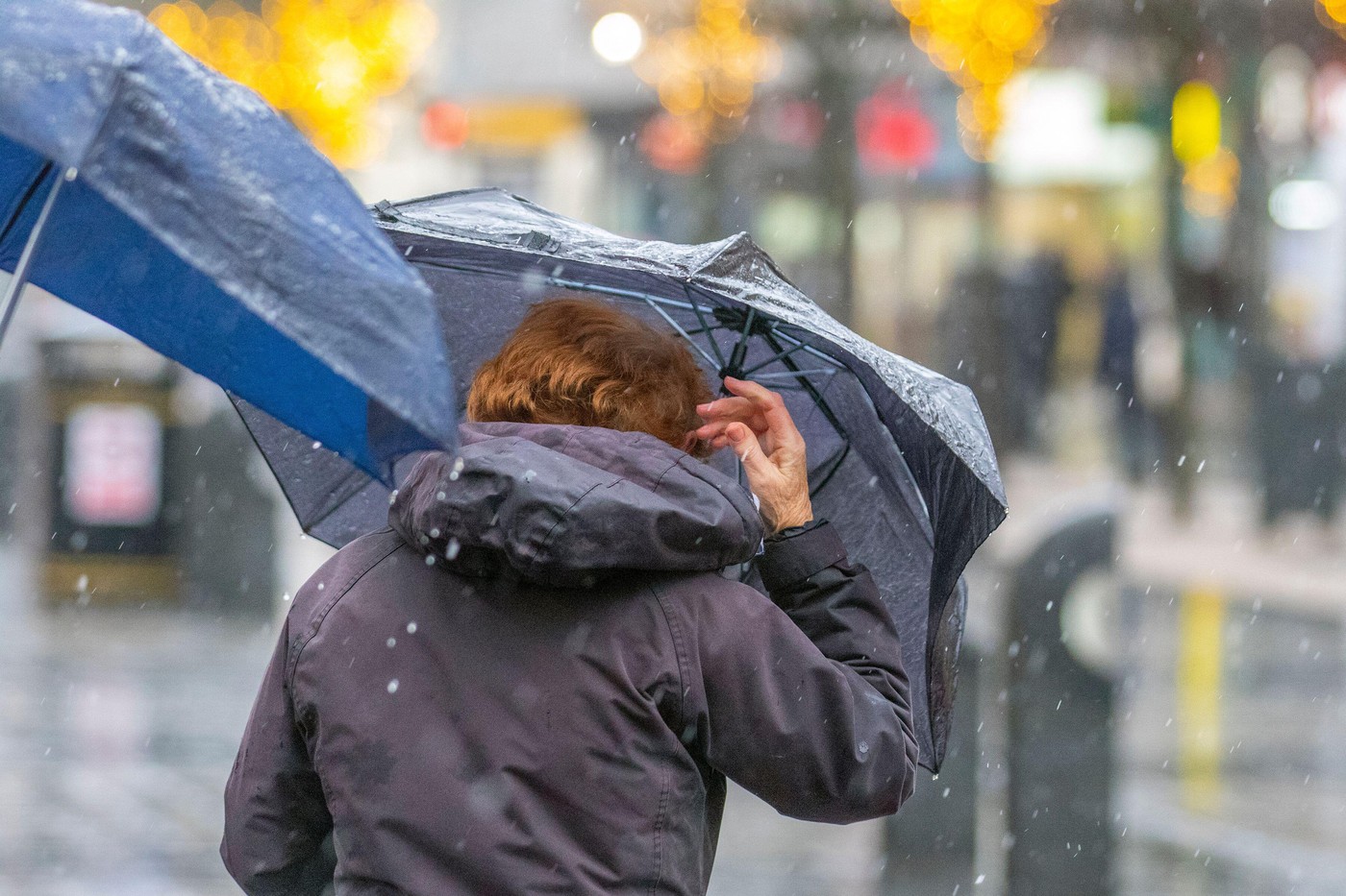 Vreme rea în aproape toată țara: noi alerte de viscol, ploi, ninsori și vânt puternic. Zonele vizate de cod portocaliu și galben HARTĂ